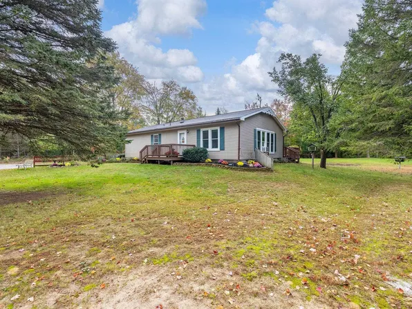 2692 E Baker Rd, Midland, MI 48642