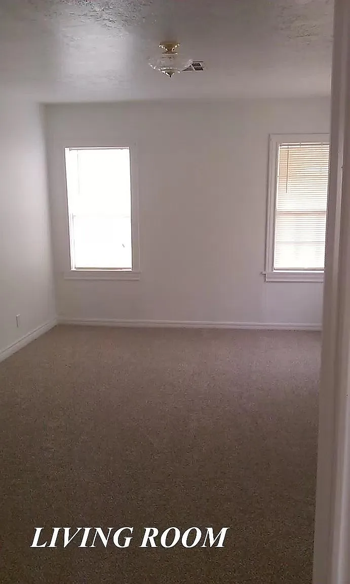 2 bed, 900 sqft, $900 — Photo 4