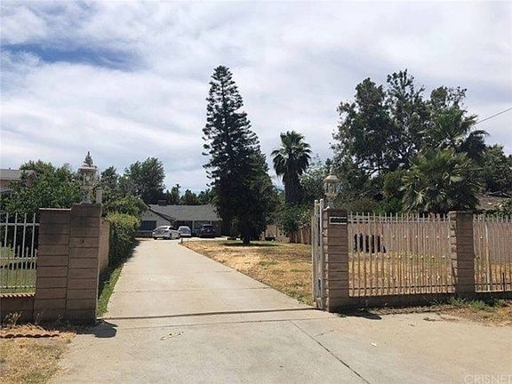 3rd image of 9249 Aqueduct Ave