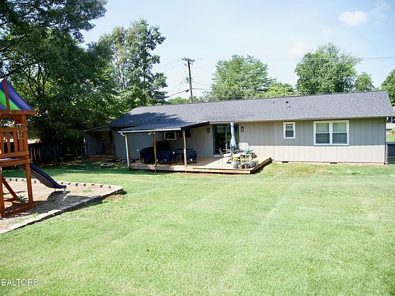 5th image of 7820 Hallsdale Rd