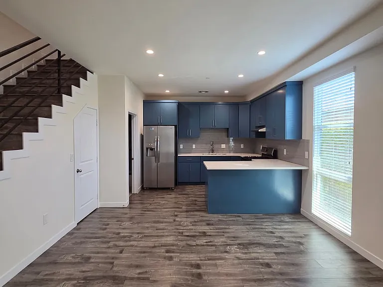 668 S Keenan Ave #C — Photo 2