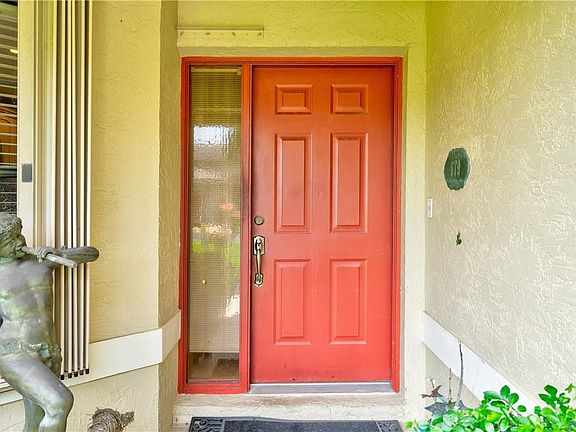 4th image of 679 Edgewater Drive #679
