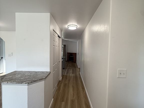 5th image of 6128 Thornbury Ct SE