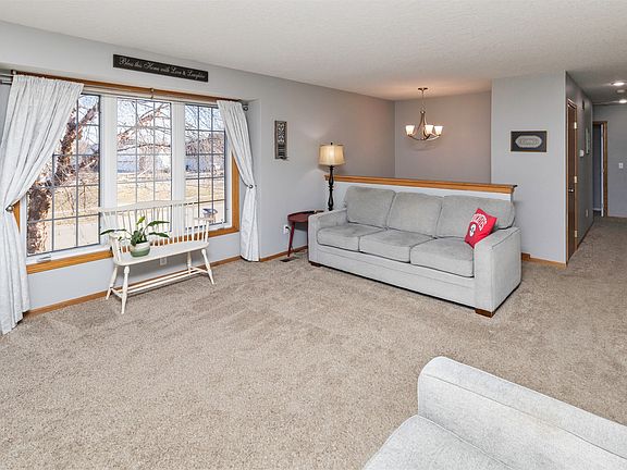 3rd image of 1608 Ashwood Dr