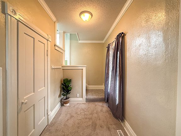 4th image of 209 12th St