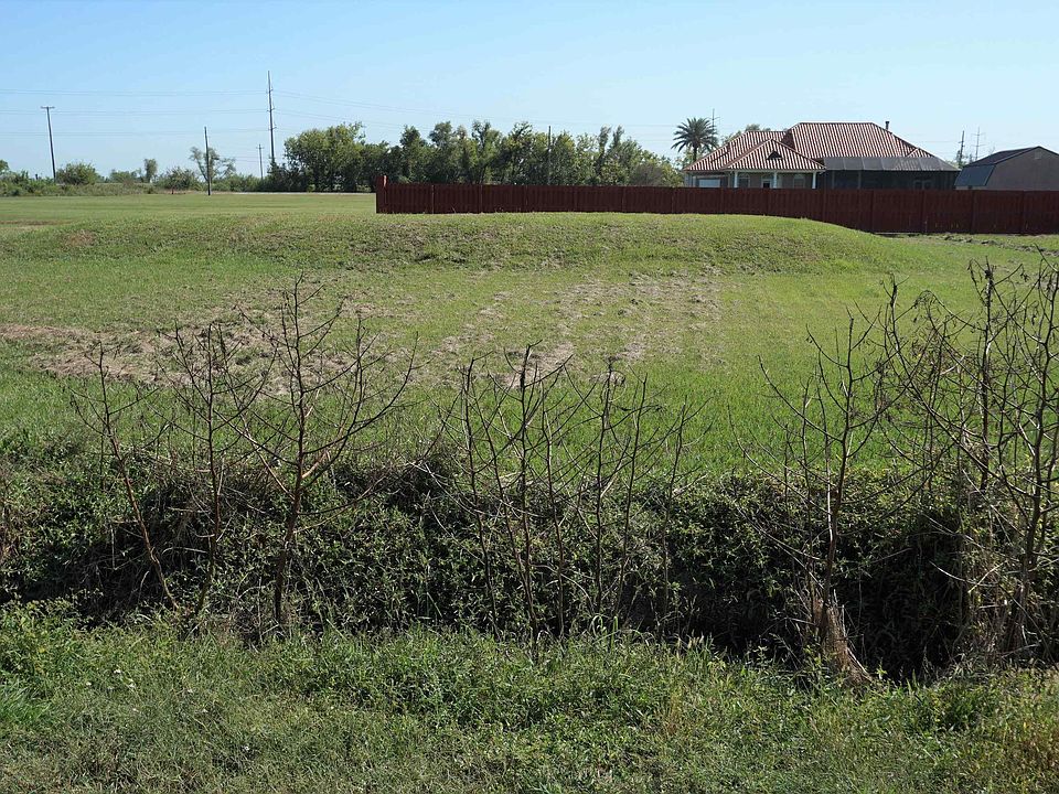 2nd image of 286 Treasure Dr