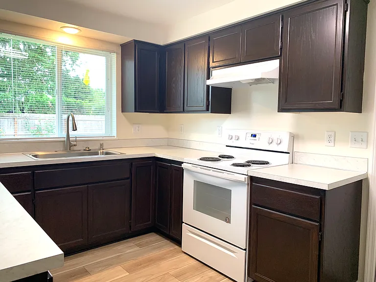 2424 Melrose Loop — Photo 9