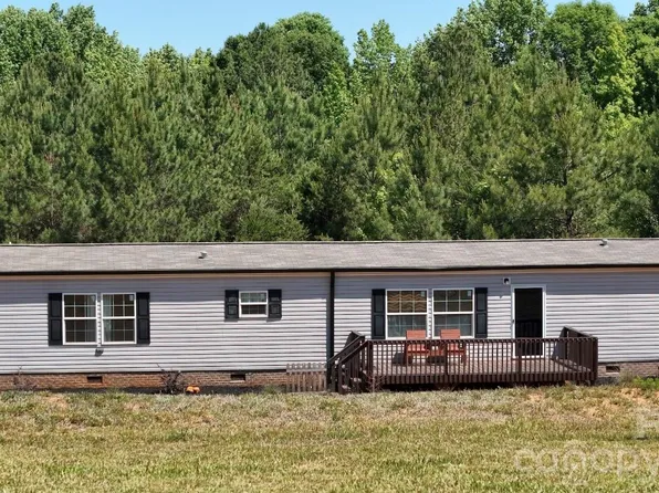 365 Guernsey Ln #A, Spartanburg, SC 29306