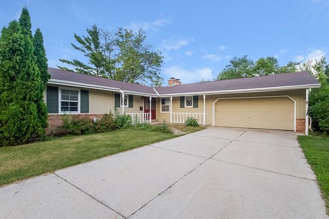 1st image of 725 Meadowbrook Dr