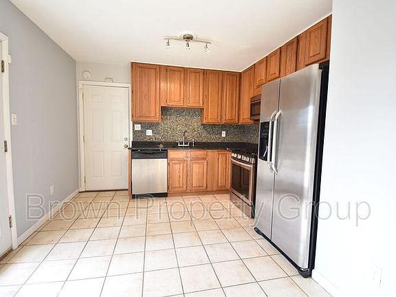 4th image of 5151 Queensdale Dr