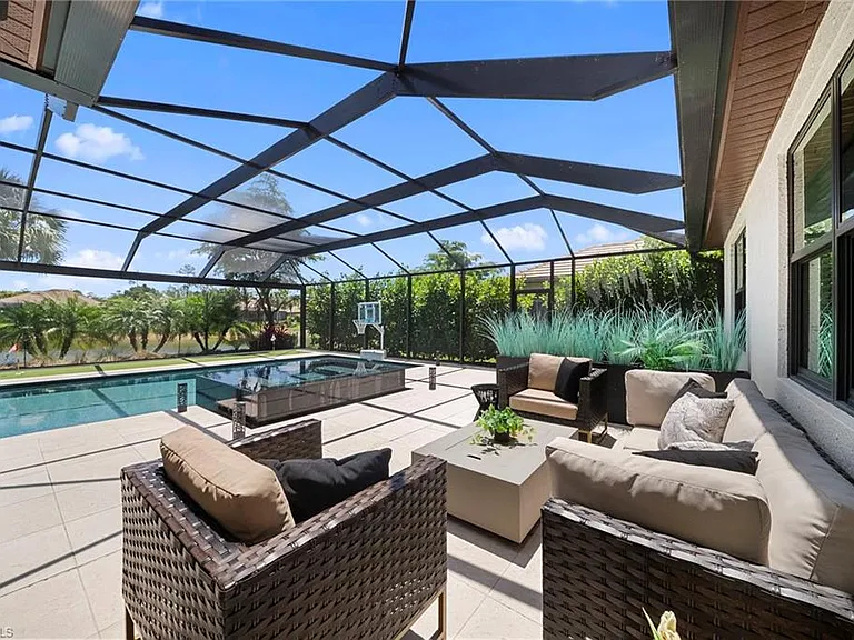 7052 Live Oak Dr — Photo 34