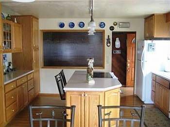 2nd image of 1510 Mountain View Dr