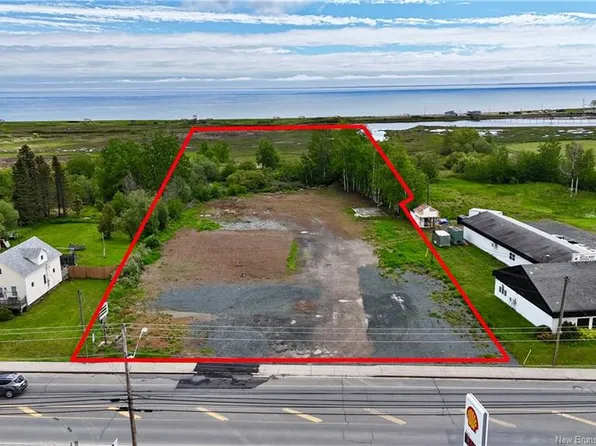 725 Principale, Beresford, NB E8K 1W6