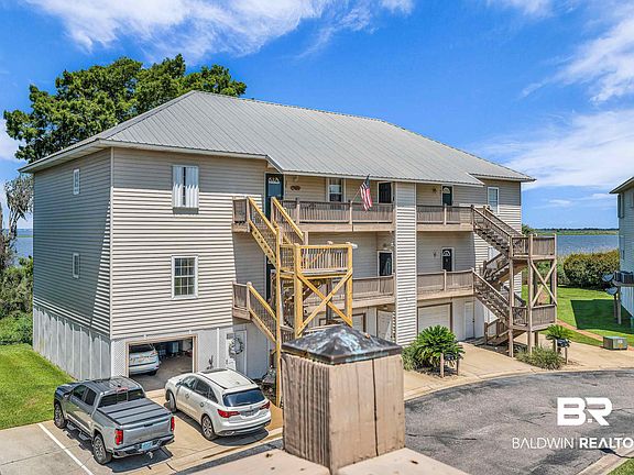 3rd image of 4 Yacht Club Dr APT 31