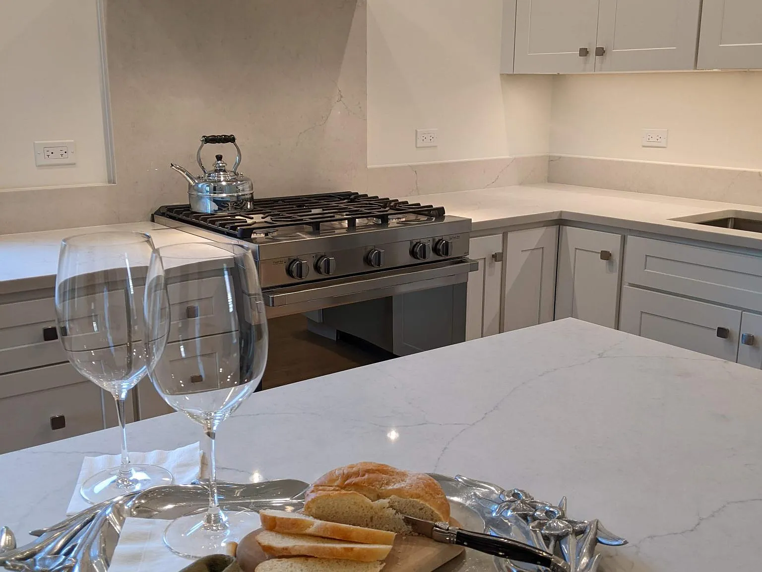2 bed, $2,700 — Photo 1