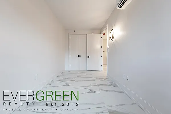 Rented by Evergreen Apartments BK | media 37