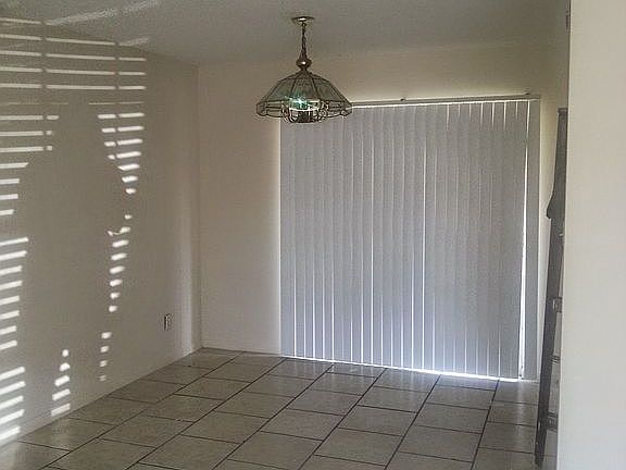 2nd image of 3049 Azalea Ln