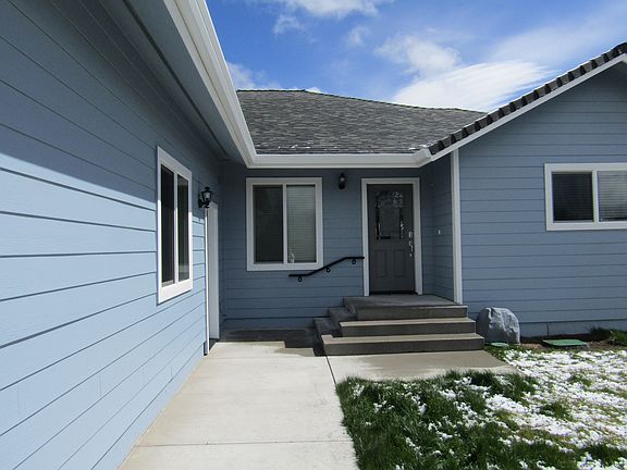 2nd image of 502 Woodridge Ct
