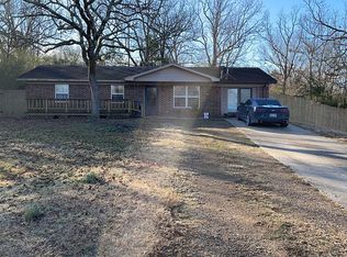 604 6th St, Talihina, OK 74571