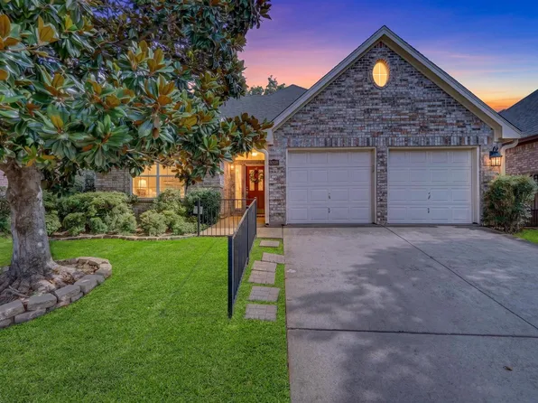 3208 Village Oak Dr, Arlington, TX 76017
