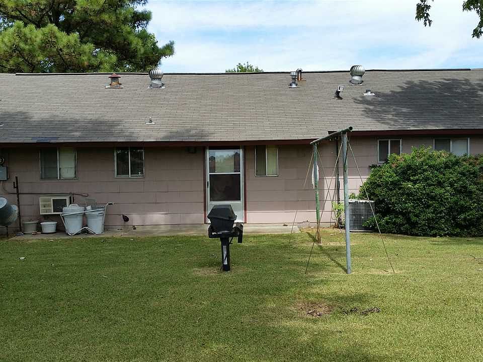 2nd image of 114 Circle Dr