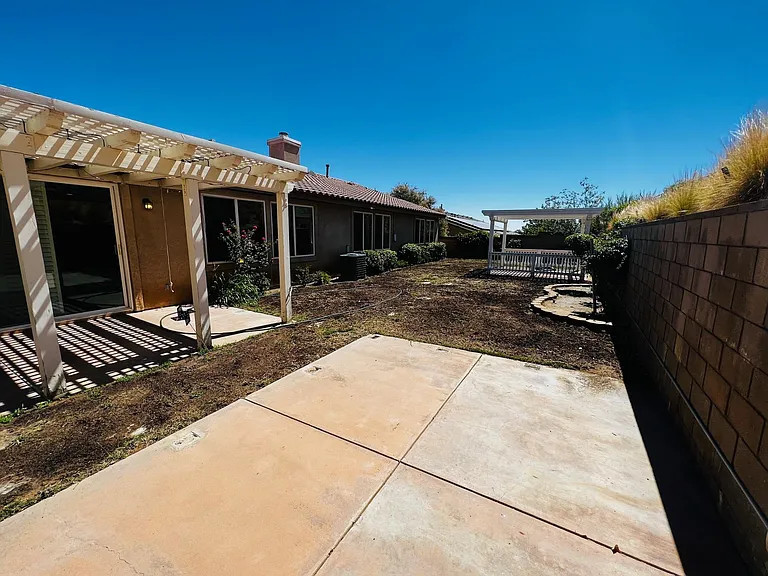 5552 Las Brisas Ter — Photo 17