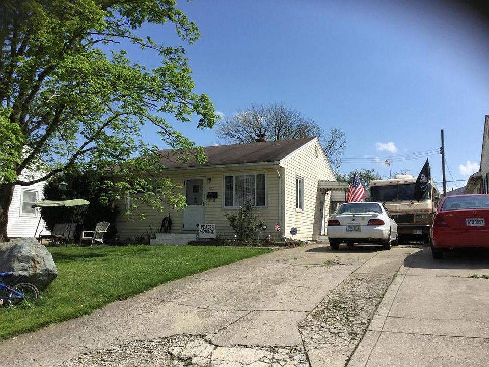 2nd image of 4011 Halsey Pl