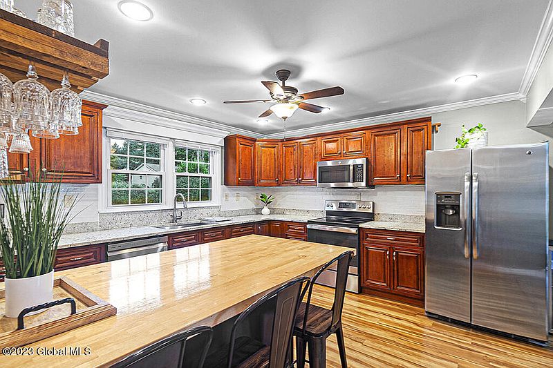 5th image of 84 Gipp Road