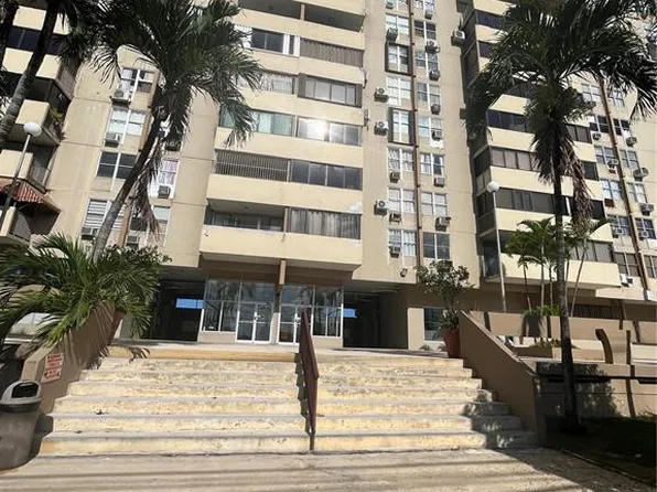 Cond Golden Tower #1506, Carolina, PR 00983