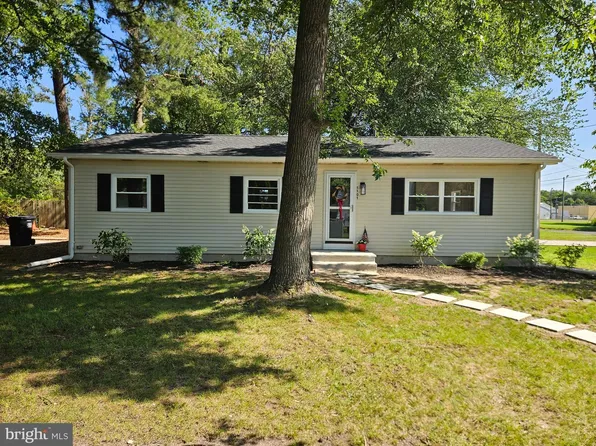 1101 Franklin St, Clayton, NJ 08312