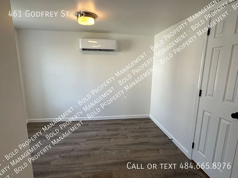 461 Godfrey St #5 — Photo 7