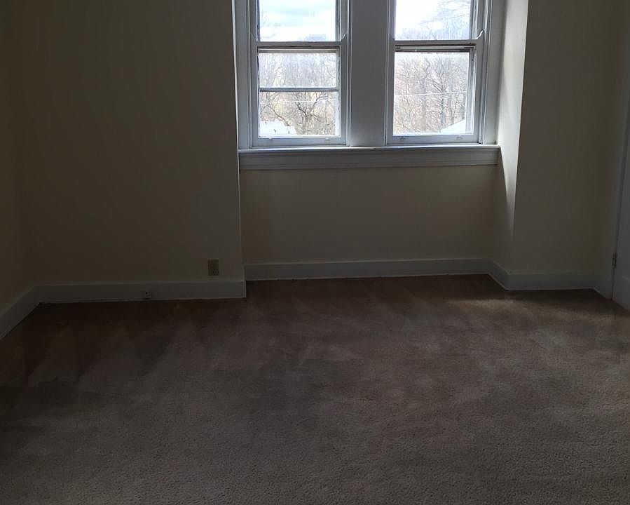 2nd image of 3210 Bishop St