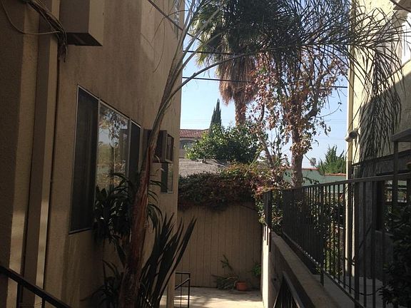 4th image of 1345 N Orange Dr APT 6