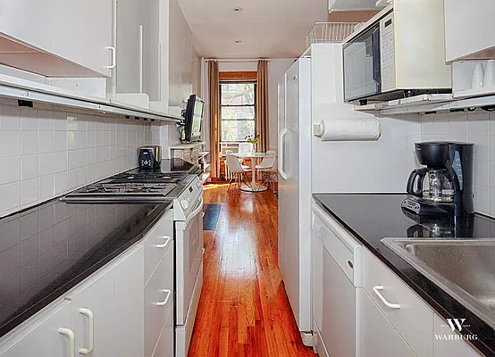 Rented by Warburg | media 9