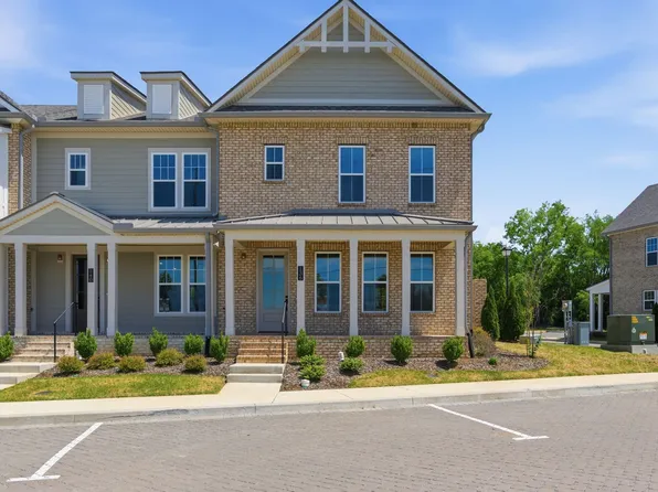 136 Nearwater Pl, Hendersonville, TN 37075