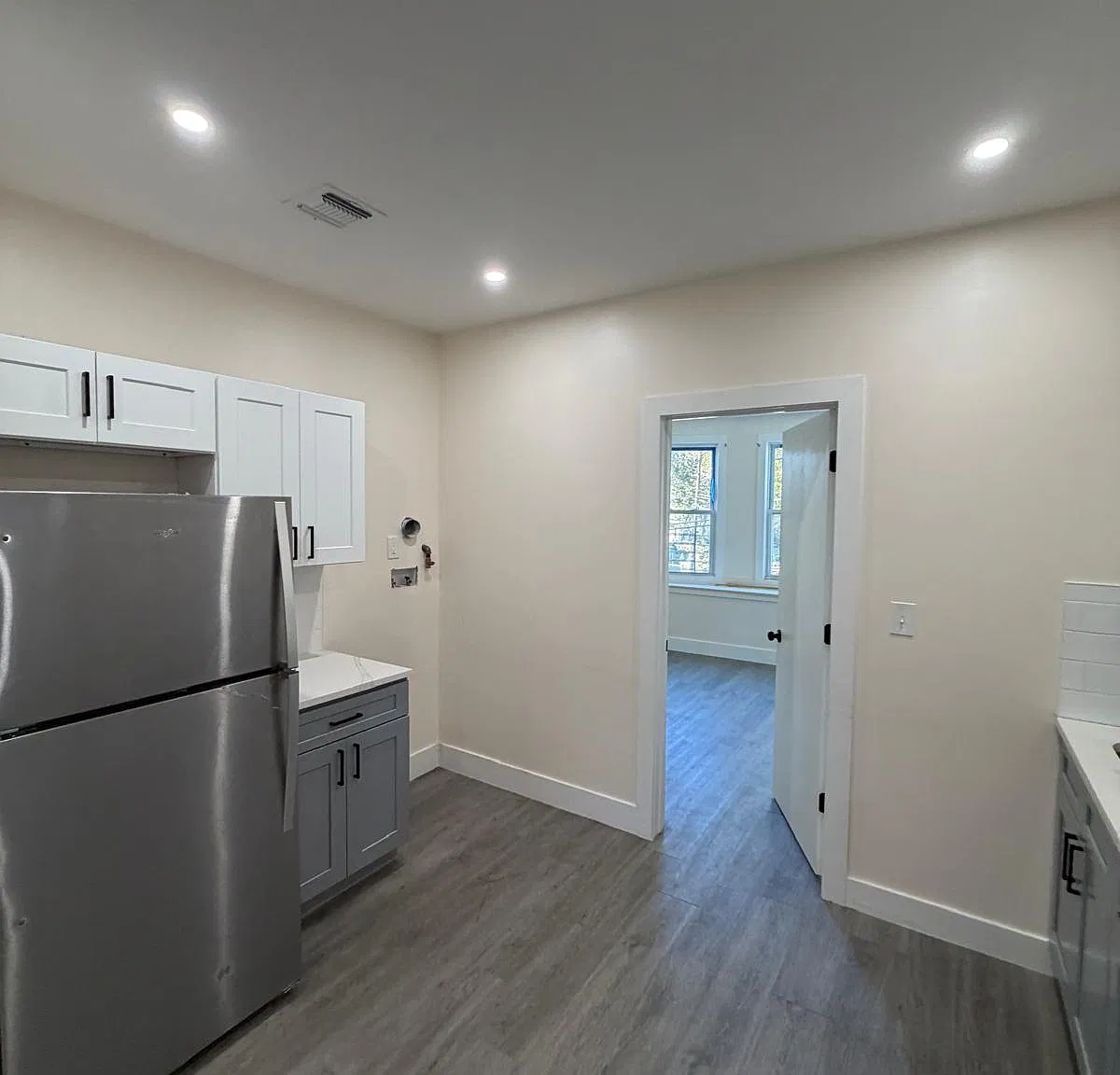 3 bed, $2,300 — Photo 3