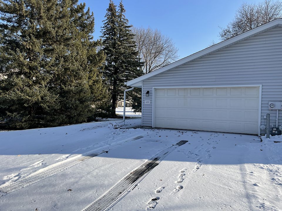 1st image of 452 95th Ln NE