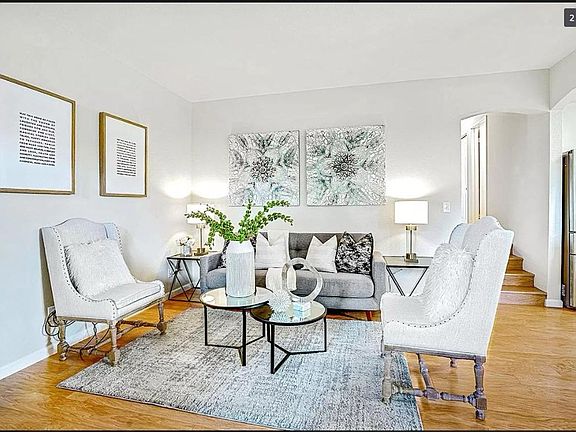 3rd image of 24 Washington Square Dr