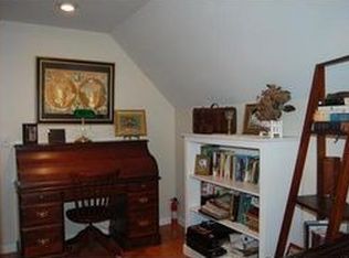 61 Longview Dr, Dartmouth, MA 02747