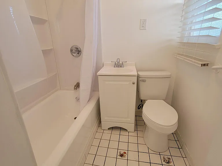 3457 1/2 Overland Ave #3457-1/2 — Photo 9