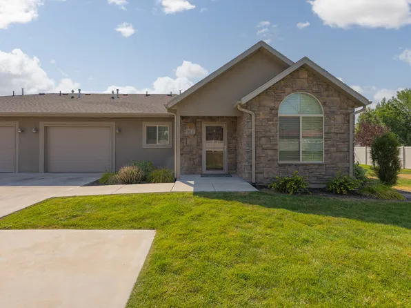 385 E 2280 N APT D, North Logan, UT 84341