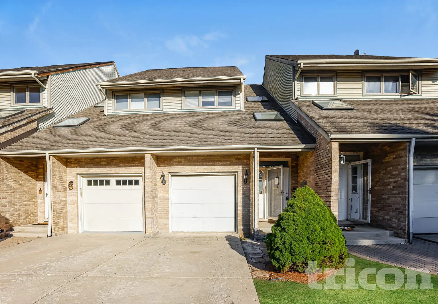 11059 Catherine Drive Palos Hills IL — Photo 1