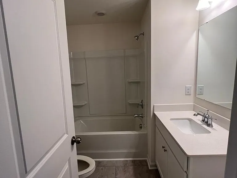 2833 Aubrey St — Photo 18
