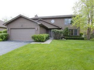 455 Parkchester Rd, Buffalo Grove, IL 60089