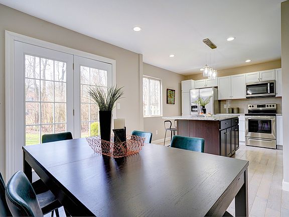 4th image of 10837 Fallsington Ct