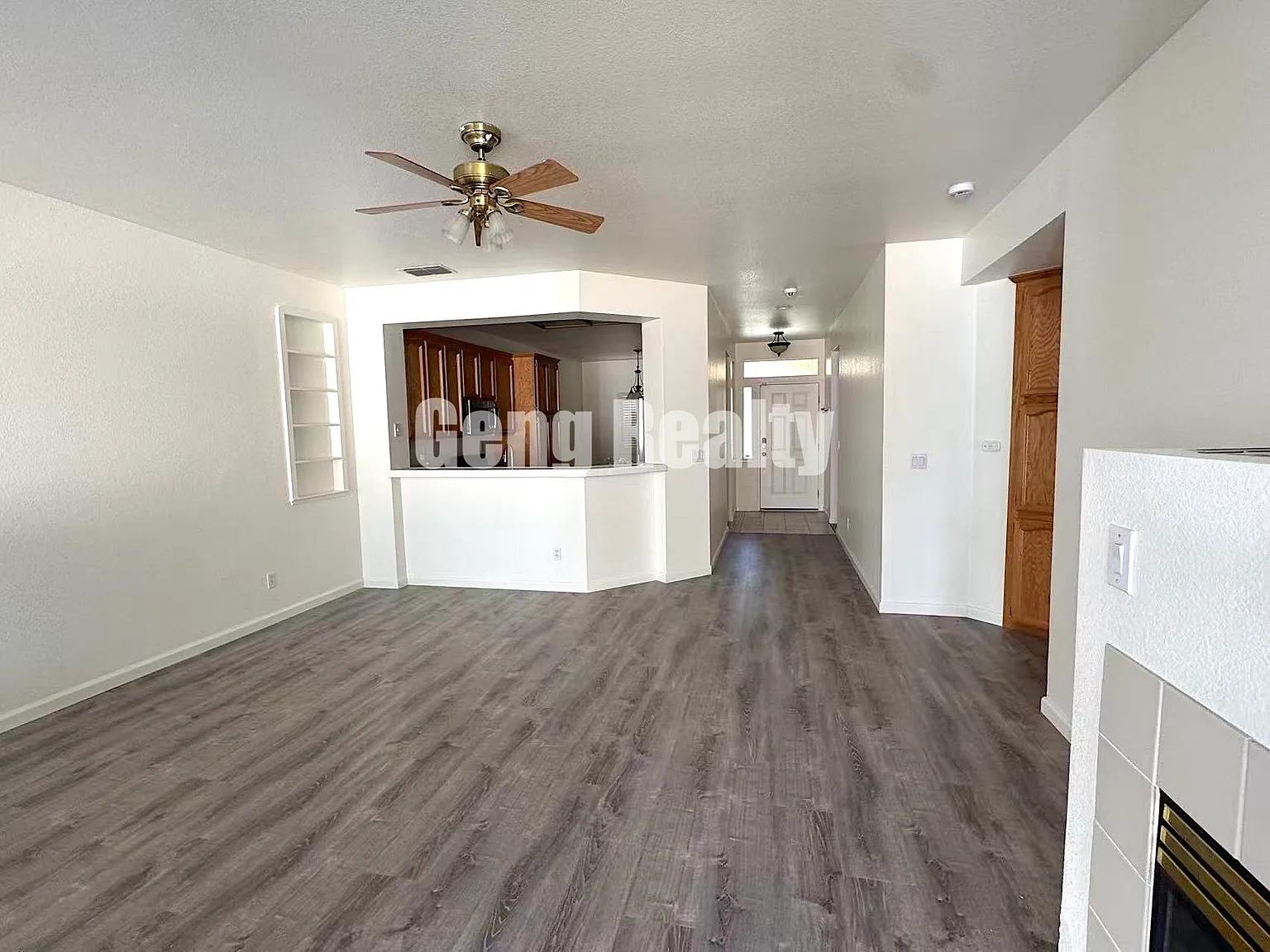 3 bed, 1327 sqft, $2,600 — Photo 3