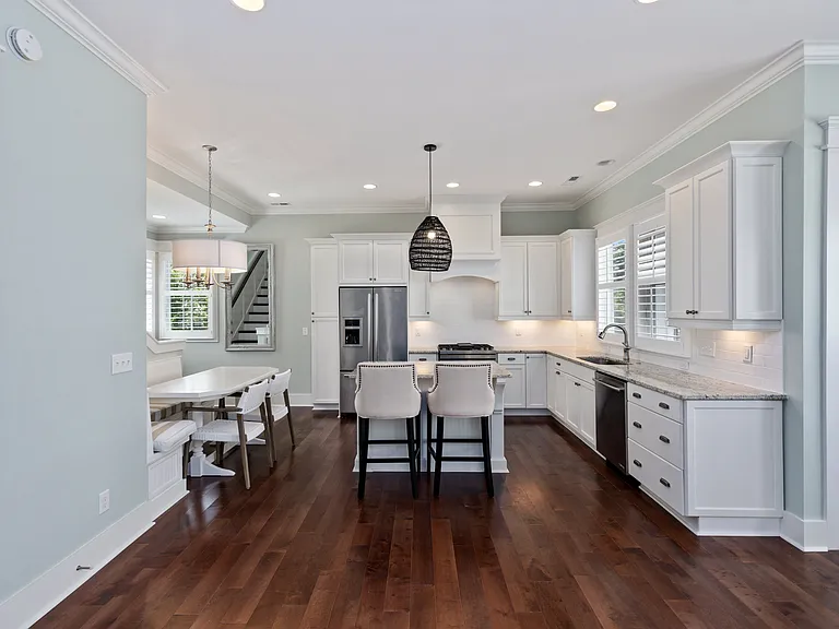 1710 Tearthumb Ct — Photo 2
