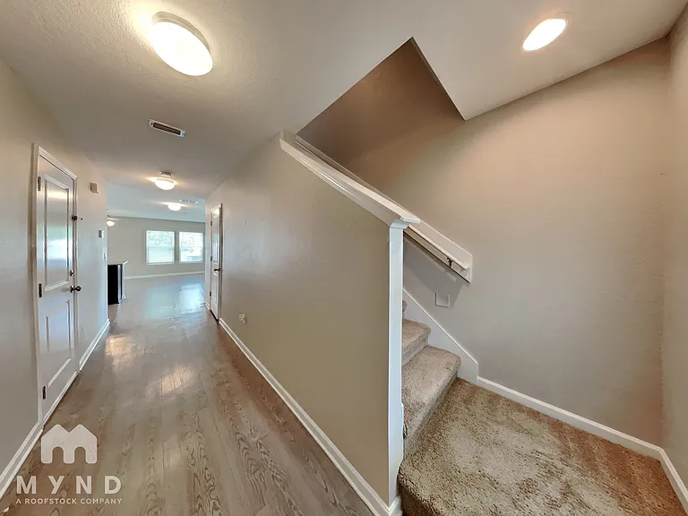 752 Henley Ct — Photo 3
