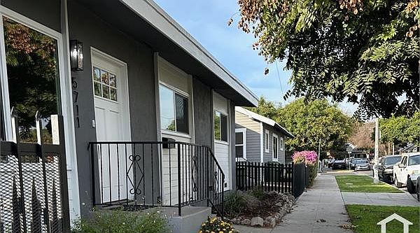 1st image of 5711 Naomi Ave