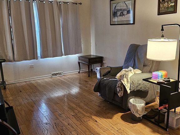 2nd image of 1219 Idlewild Dr